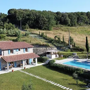 https://villa-emma-toscanaparadiso.it-tuscanyhotel.com
