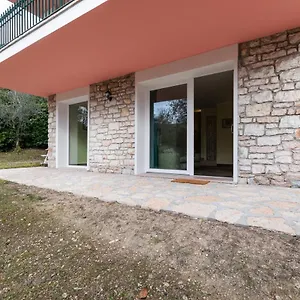 https://appartamento-vittoria-garda.hotelinveneto.com