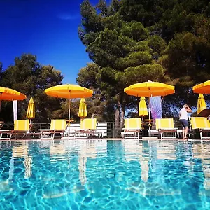 Villaggio Golfo Di Arzachena *** Cannigione