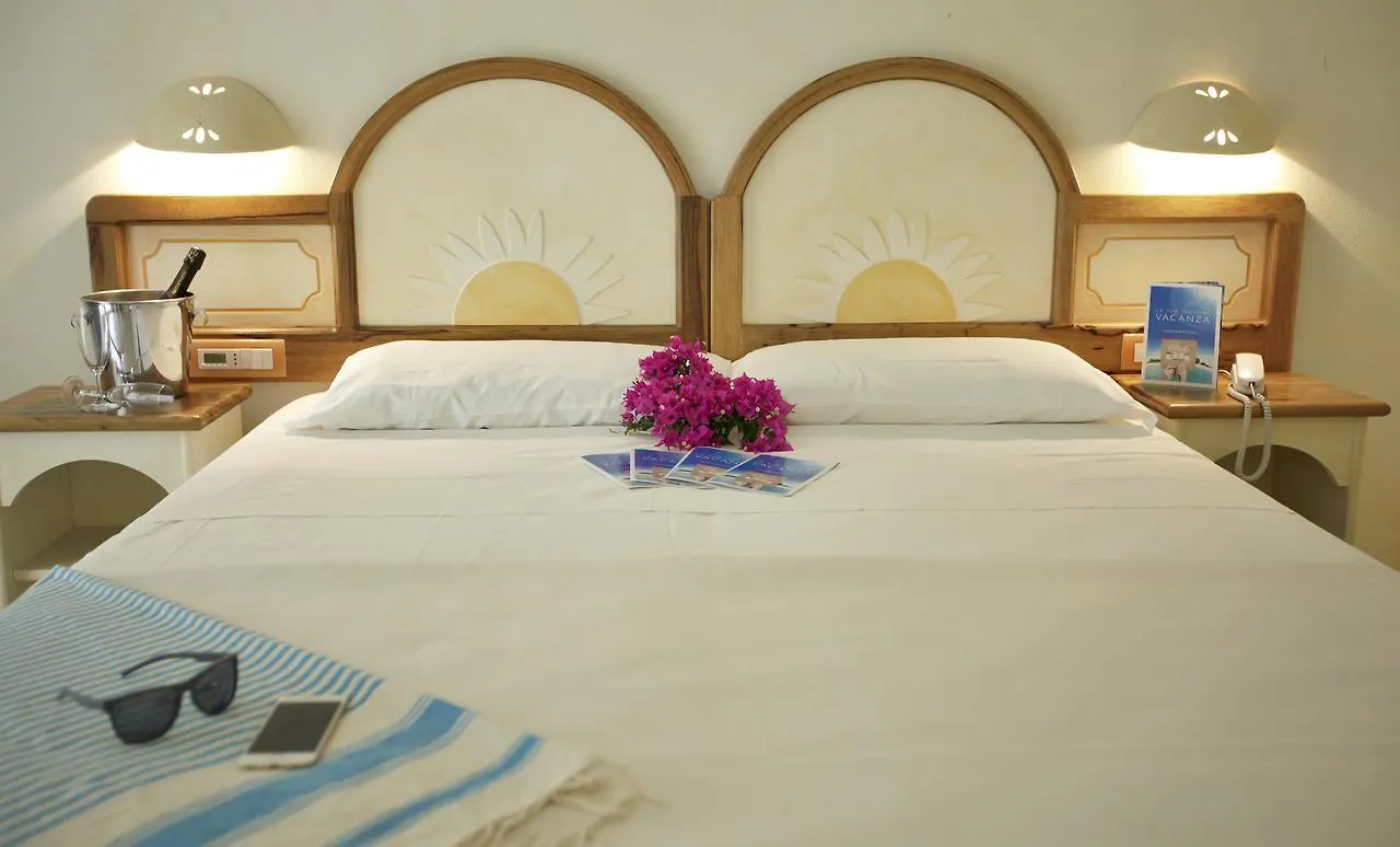 Club Esse Posada Beach Resort Palau 4*,  Italien